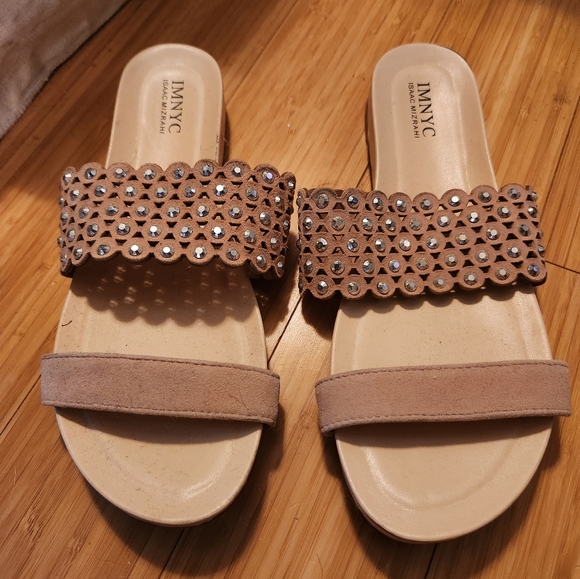 Sandals/Slides - Picture 2 of 4
